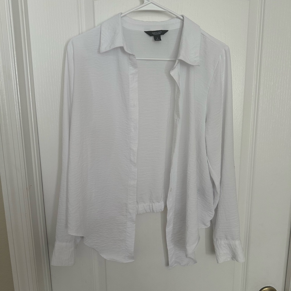 Simply Vera Vera Wang White Lightweight Shirt with Branded Collar Tag